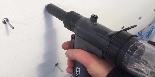 鉚接的過(guò)程是怎樣的？