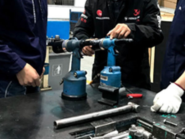 氣動鉚螺母槍保養