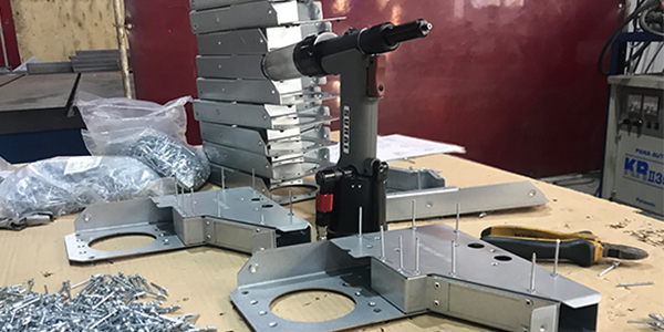 如何尋找并訂購最適宜的氣動(dòng)鉚釘槍-速耐氣動(dòng)工具17年經(jīng)驗(yàn)告訴您